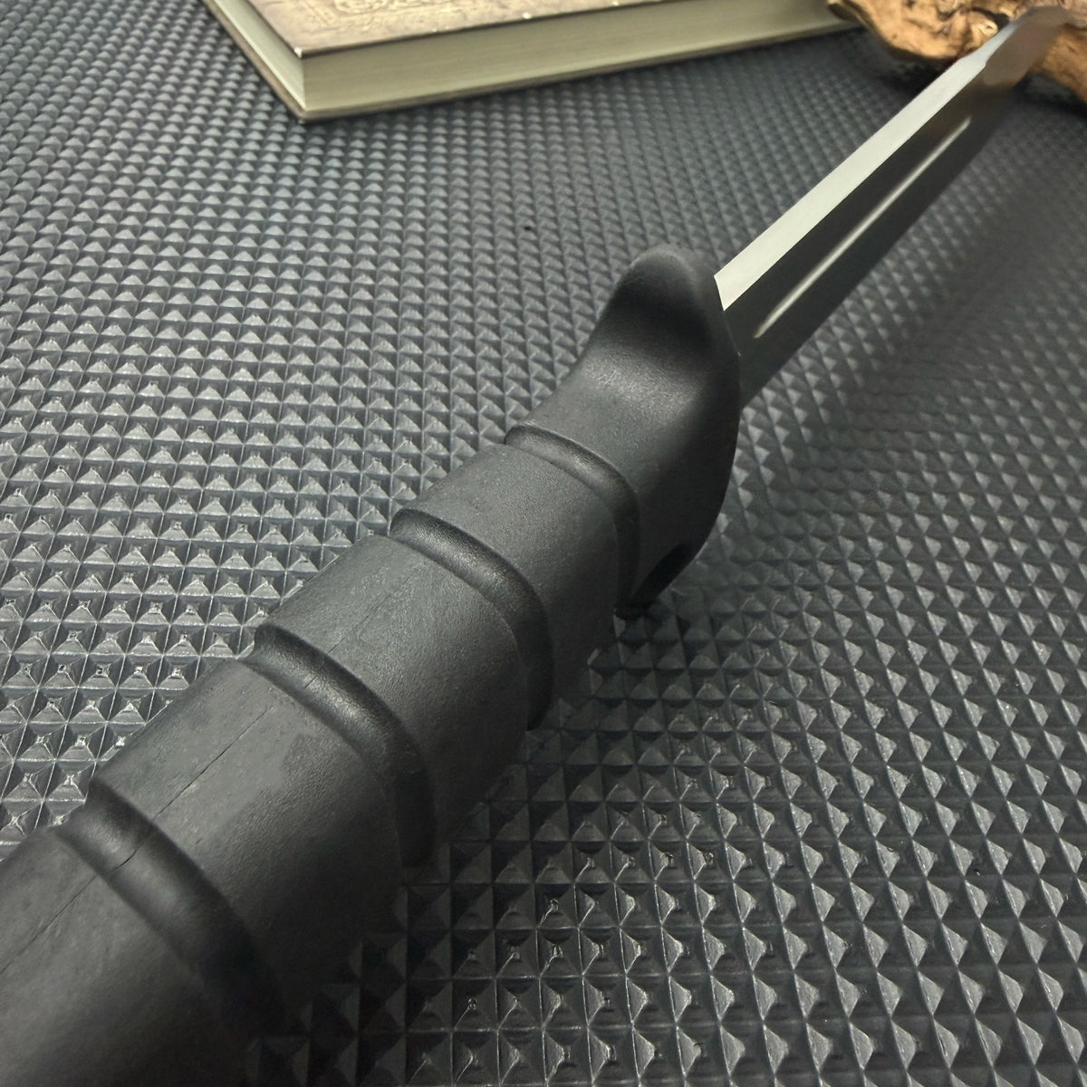 Portable Handmade Cutting Tool with Stainless Steel Blade, Comfort Grip Handle, Practical Outdoor & Daily Cutting Accessory, Comes with Protective Sheath