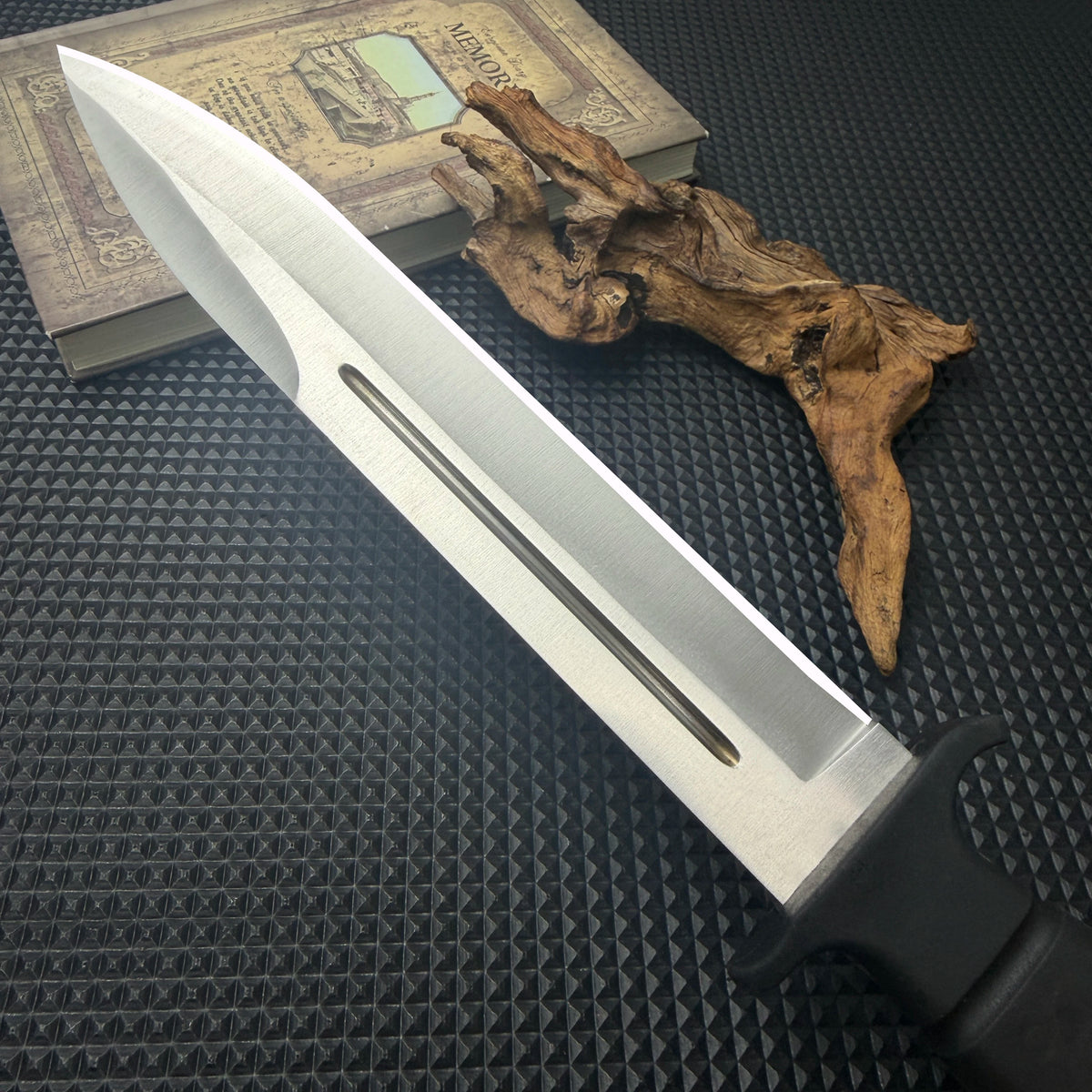 Portable Handmade Cutting Tool with Stainless Steel Blade, Comfort Grip Handle, Practical Outdoor & Daily Cutting Accessory, Comes with Protective Sheath