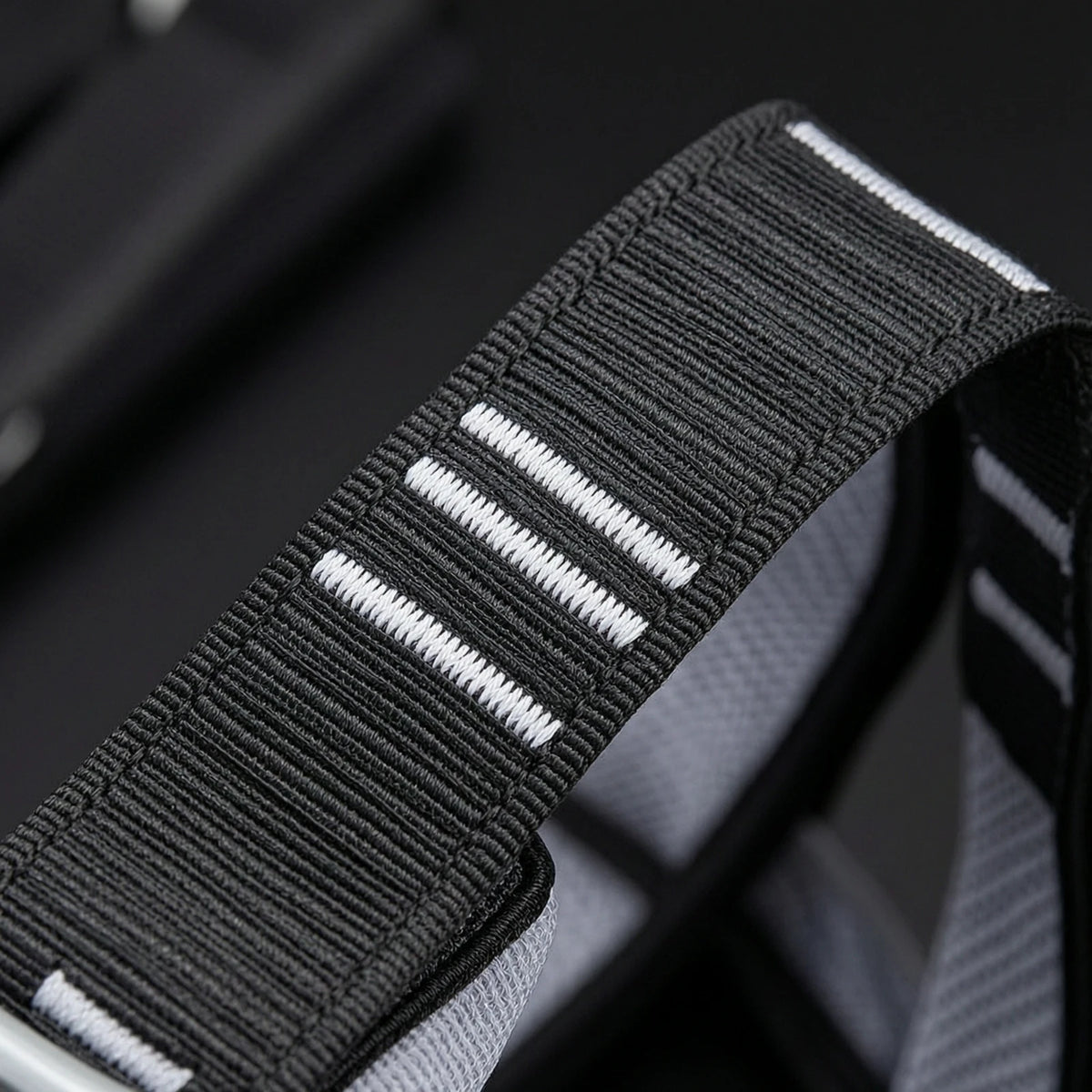 Full-Body Safety Harness Ventilated Harness with Mesh Padding Comfortable Heavy-Duty for Workers, Fall Protection, Climbing
